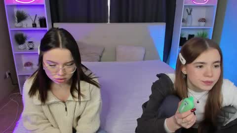 Seb Polly Roxy Jonny online show from February 9, 8:22 am