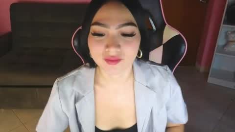 keeiity_moon online show from April 21, 1:28 pm