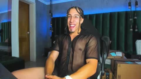 Snapshot of keelanmg chatting on November 15, 3:04 am keelanmg online show from November 15, 3:04 am