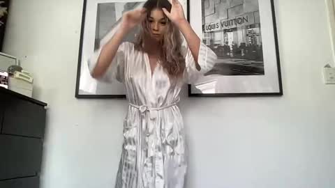 Snapshot of keeliebaby chatting on March 3, 11:24 pm Keelie xx online show from March 3, 11:24 pm