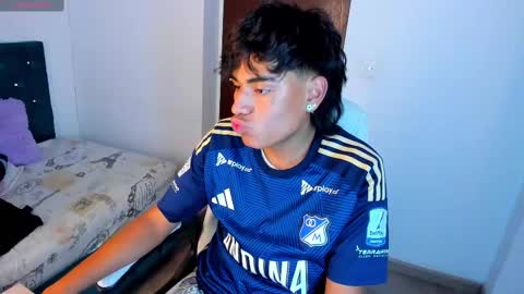 Keevin online show from March 9, 9:36 pm