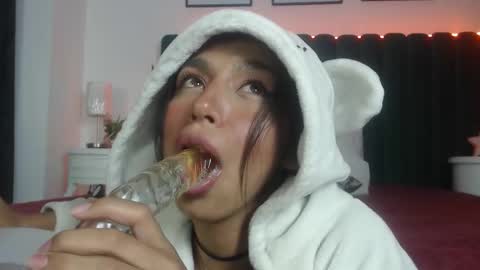 keila online show from November 12, 8:30 pm