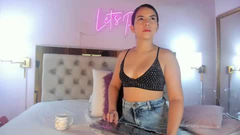 Keily online show from April 12, 11:37 am