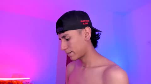 Snapshot of keiner_smith chatting on November 18, 2:39 am Alejandro Gonzalez online show from November 18, 2:39 am