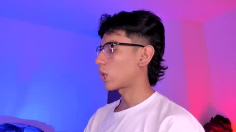 Snapshot of keiner_smith chatting on November 18, 11:37 pm Alejandro Gonzalez online show from November 18, 11:37 pm