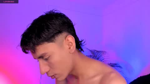 Snapshot of keiner_smith chatting on December 5, 3:26 am Alejandro Gonzalez online show from December 5, 3:26 am