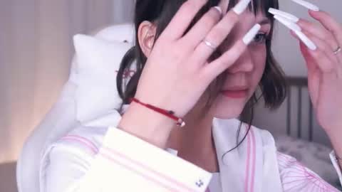 Snapshot of keira_nightly chatting on November 27, 6:54 pm Kira online show from November 27, 6:54 pm