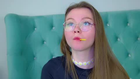 Keira online show from March 2, 3:24 am