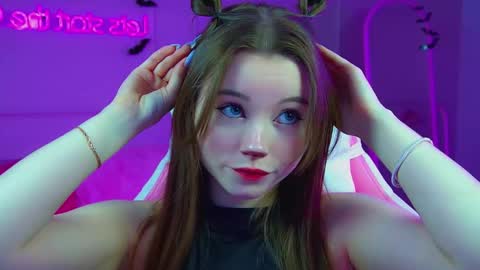 Keira online show from October 23, 6:28 pm