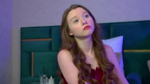 Keira online show from March 24, 6:35 pm