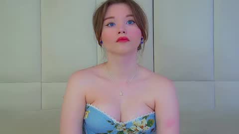 Snapshot of keiraace chatting on May 17, 6:33 am Keira online show from May 17, 6:33 am