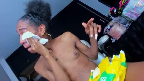 KEISY MARIANA  online show from April 10, 6:01 pm