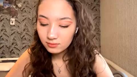 Snapshot of kelikurtulus chatting on September 13, 7:19 am Kely online show from September 13, 7:19 am