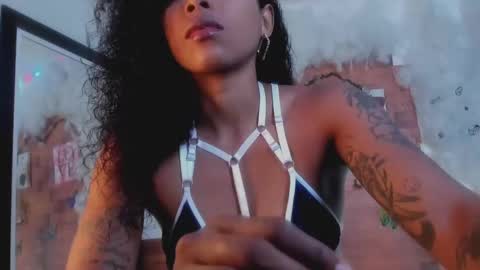 Snapshot of kelly__thomson chatting on January 19, 10:17 pm kelly__thomson online show from January 19, 10:17 pm