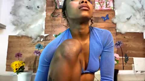 Snapshot of kelly__thomson chatting on January 22, 3:52 am kelly__thomson online show from January 22, 3:52 am