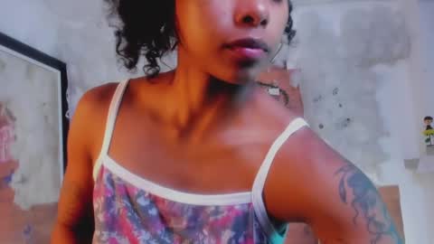 Snapshot of kelly__thomson chatting on January 23, 2:33 am kelly__thomson online show from January 23, 2:33 am