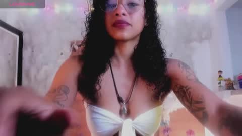 Snapshot of kelly__thomson chatting on February 2, 12:13 pm kelly__thomson online show from February 2, 12:13 pm