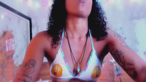 Snapshot of kelly__thomson chatting on February 13, 9:17 pm kelly__thomson online show from February 13, 9:17 pm