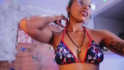 Snapshot of kelly__thomson chatting on February 18, 10:14 pm kelly__thomson online show from February 18, 10:14 pm