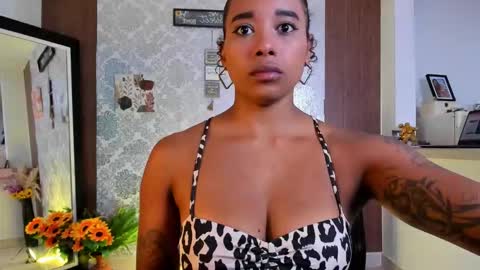 Snapshot of kelly__thomson chatting on October 1, 11:22 pm kelly__thomson online show from October 1, 11:22 pm