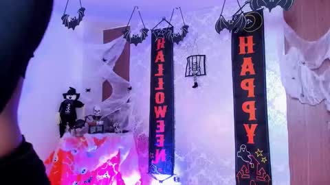 Snapshot of kelly__thomson chatting on October 26, 10:15 pm kelly__thomson online show from October 26, 10:15 pm