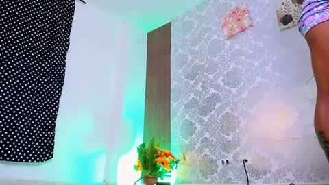 Snapshot of kelly__thomson chatting on November 8, 11:14 pm kelly__thomson online show from November 8, 11:14 pm