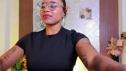 Snapshot of kelly__thomson chatting on November 15, 11:21 pm kelly__thomson online show from November 15, 11:21 pm