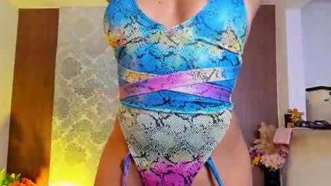 Snapshot of kelly__thomson chatting on November 17, 11:10 pm kelly__thomson online show from November 17, 11:10 pm