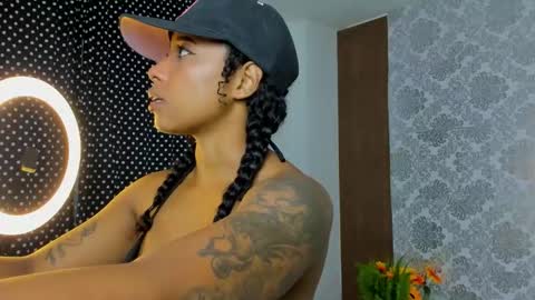 Snapshot of kelly__thomson chatting on November 28, 10:56 pm kelly__thomson online show from November 28, 10:56 pm