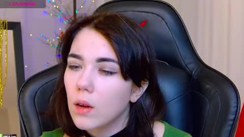 Kelly online show from December 16, 9:47 am