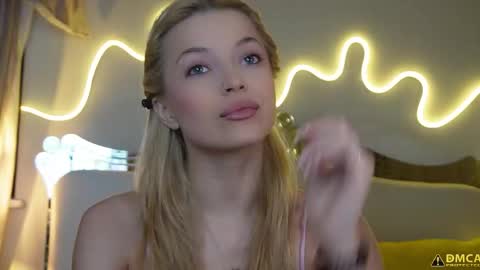 Snapshot of kelly_peachpiee chatting on November 23, 5:18 am Kelly online show from November 23, 5:18 am