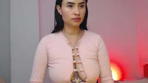 Snapshot of kelly_richardson1 chatting on February 19, 1:18 am elena online show from February 19, 1:18 am