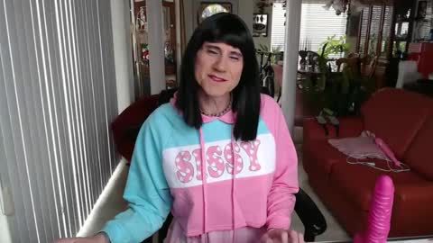 Snapshot of kellyannelynn chatting on February 15, 6:44 pm kellyanne Lynn but please call me fucktoy online show from February 15, 6:44 pm