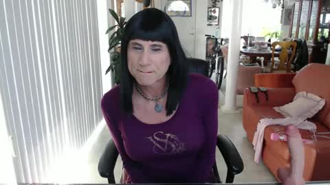 Snapshot of kellyannelynn chatting on September 13, 4:18 pm kellyanne Lynn but please call me fucktoy online show from September 13, 4:18 pm