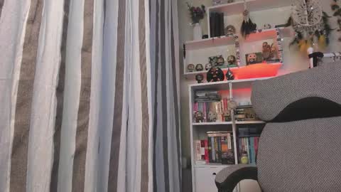 Snapshot of kellyasian chatting on November 8, 6:46 am Leia online show from November 8, 6:46 am