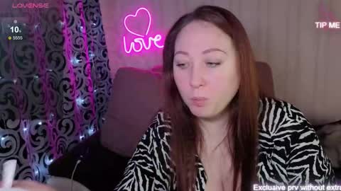 kellycrystall online show from January 18, 8:51 am