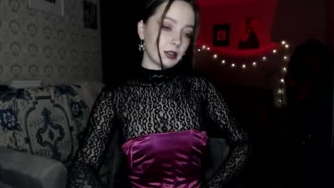 Snapshot of kellydark0111 chatting on November 21, 7:01 pm Mistress online show from November 21, 7:01 pm