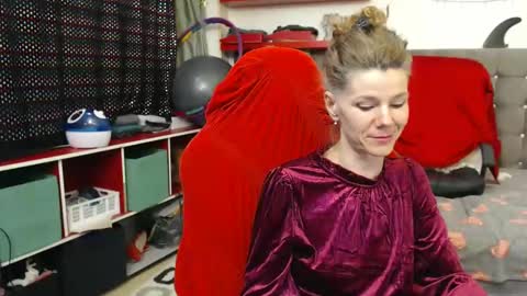 kelly online show from January 25, 11:00 pm