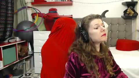 kelly online show from February 9, 9:28 pm