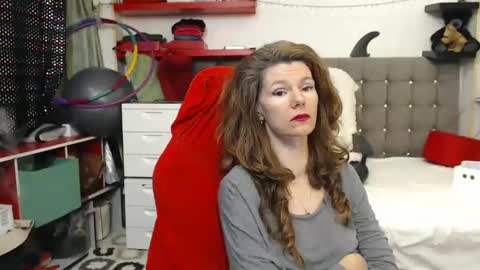 kelly online show from February 11, 7:16 pm