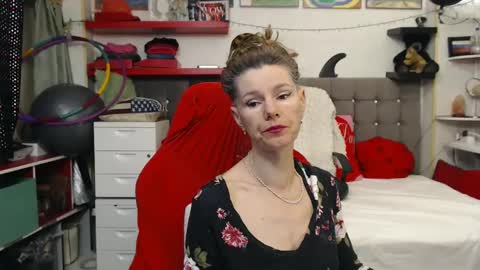 kelly online show from February 14, 6:40 pm