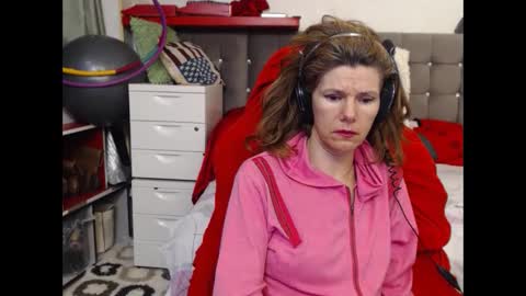 kelly online show from February 19, 2:55 am