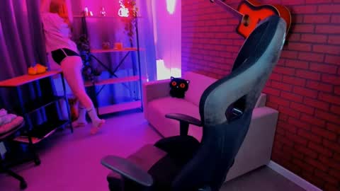 kelly online show from February 4, 5:34 pm