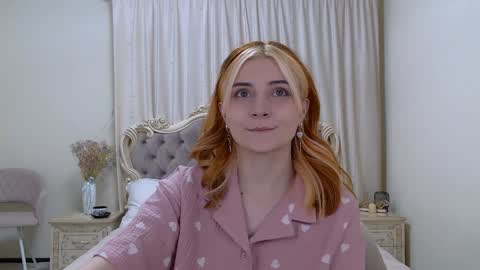 Kelly Stoneys online show from February 4, 9:20 pm