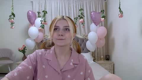 Kelly Stoneys online show from February 19, 4:01 am