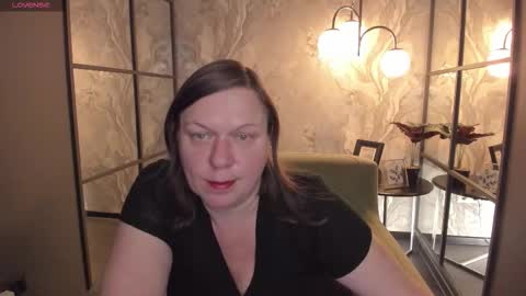 Snapshot of kellysuper chatting on October 6, 10:23 am Kelly online show from October 6, 10:23 am