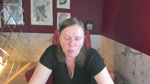 Snapshot of kellysuper chatting on November 9, 5:39 am Kelly online show from November 9, 5:39 am