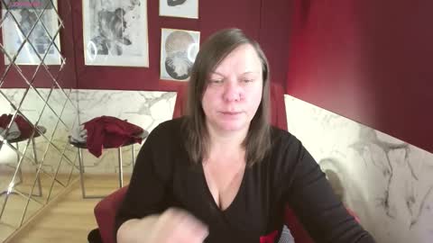 Snapshot of kellysuper chatting on November 25, 5:29 am Kelly online show from November 25, 5:29 am