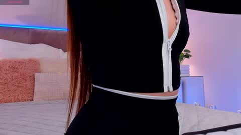 kelsi_di online show from April 15, 5:25 am