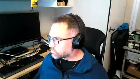 kelvin06133 online show from December 15, 10:26 pm